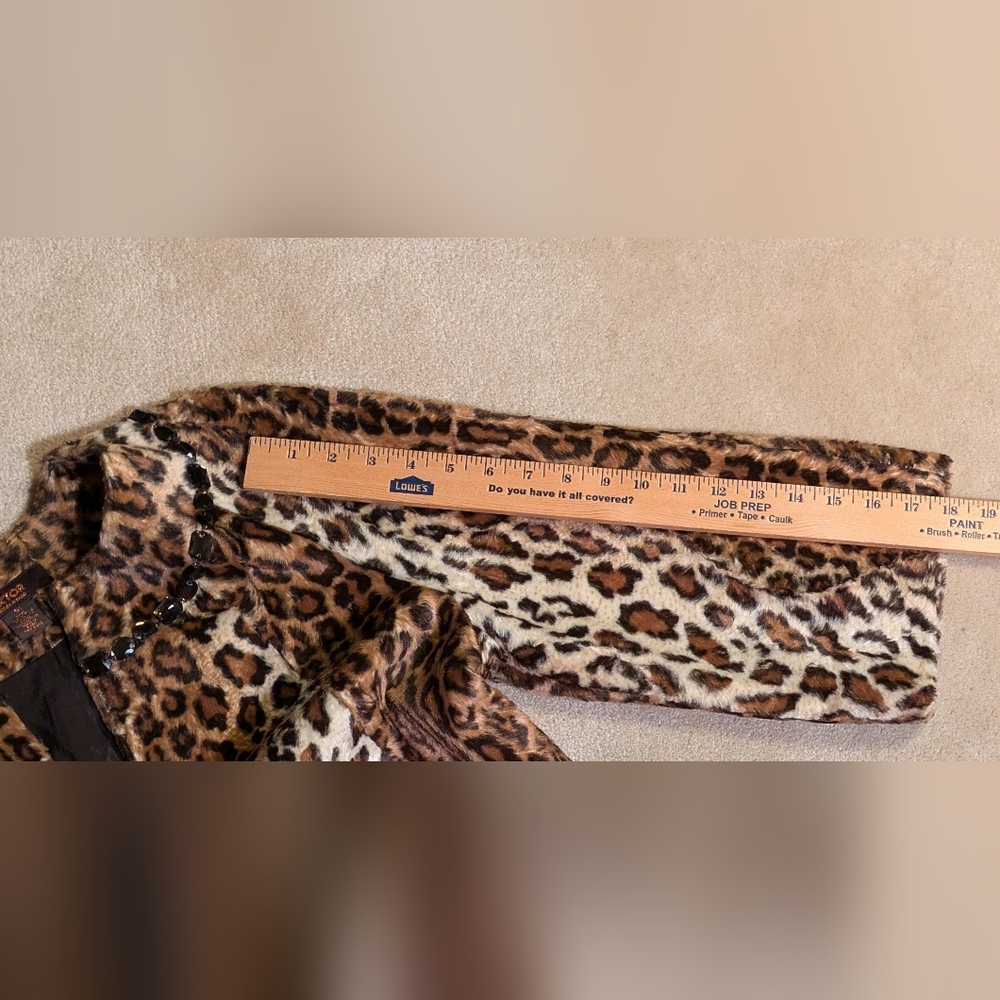 Victor Alfaro Faux Fur Leopard Print Cropped Jacket 3/4 Sleeve Jeweled Neck Sz12 - Picture 12 of 12